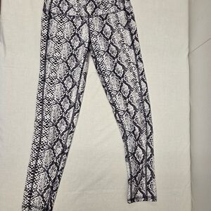 Black and White Snake Print Leggings